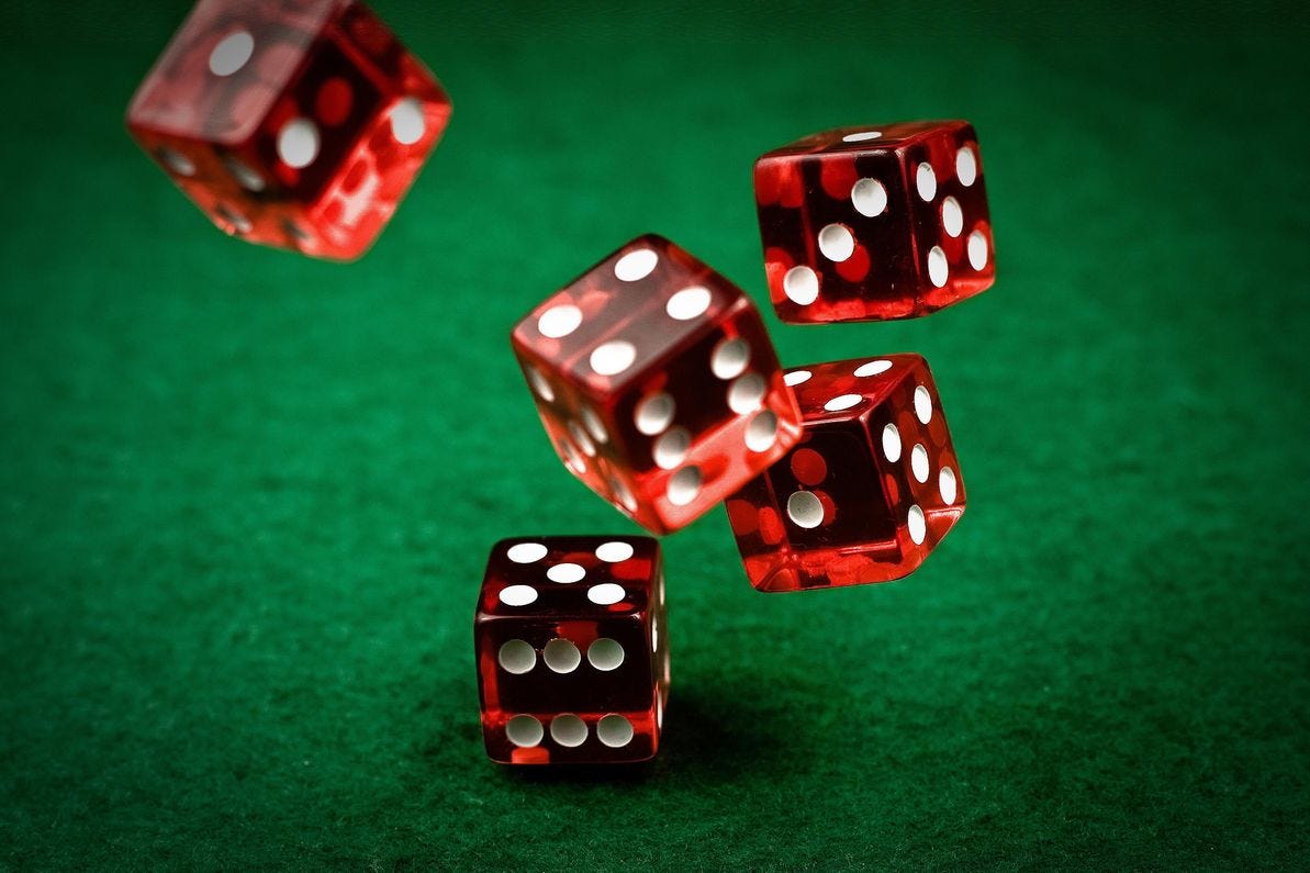 A common source of randomness: dice
